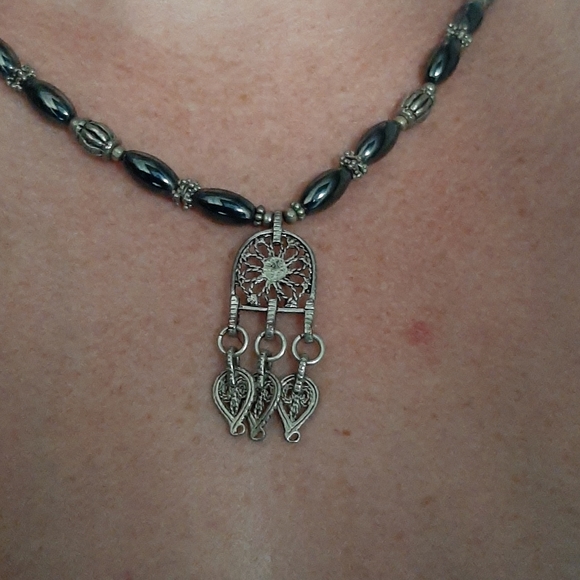 Ethnic hematite necklace - Picture 2 of 3